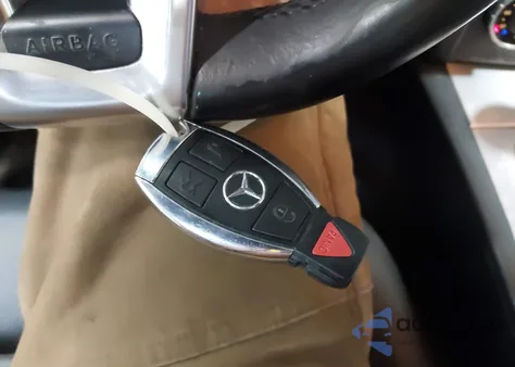 2014 Mercedes-Benz C 300 Sport 4Matic z USA, uszkodzony, nr VIN WDDGF8AB4EG171365